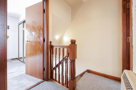 Hall-up