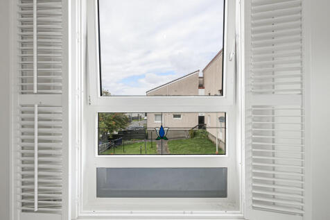 Lounge-window