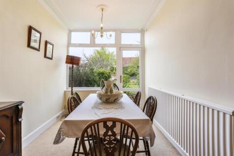 561052892 - 62 Carshalton Park Road, SM5 9.jpg