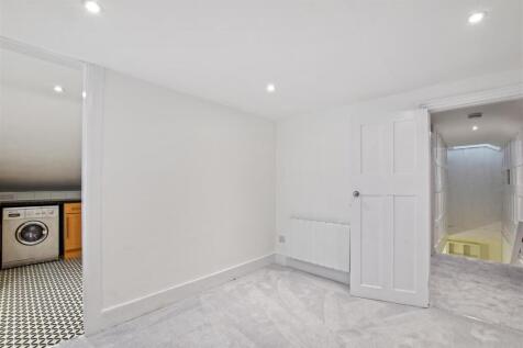 20 Manor Road - 12.JPG
