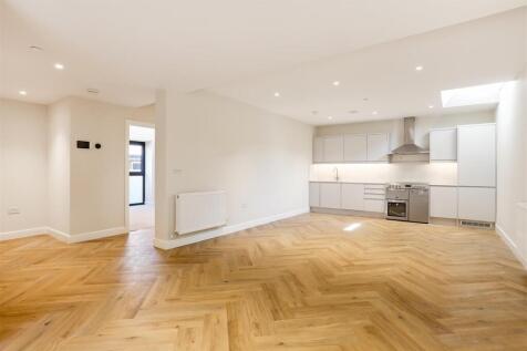 1469541018 - Campbell House, High Steet, KT1716.jp