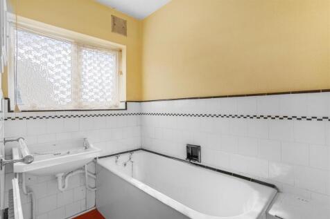 1545389575 - 11 Vermont Road, SM1 - 22.jpg