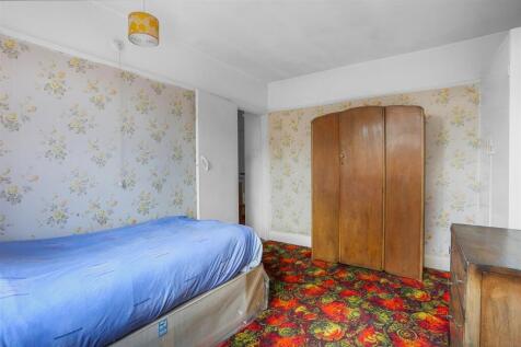 1545389575 - 11 Vermont Road, SM1 - 26.jpg