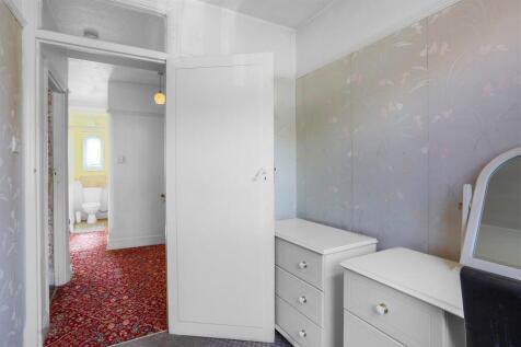 1545389575 - 11 Vermont Road, SM1 - 16.jpg