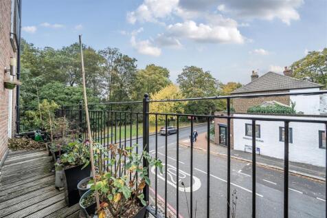 1369956-14-68f132aa7423d-ARW .jpg