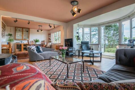 Sitting and Dining room