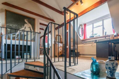 Studio (first floor)