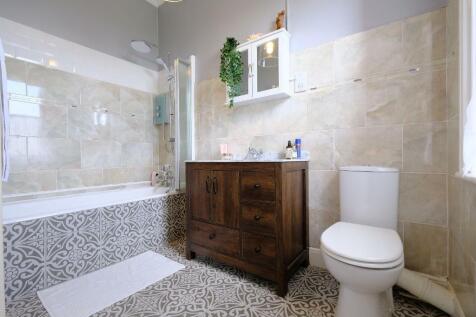 Ensuite bathroom tp
