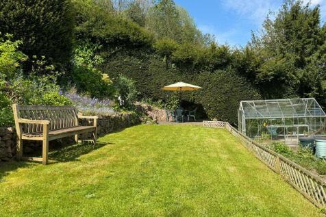Flat areas of garden &amp; greenhouse