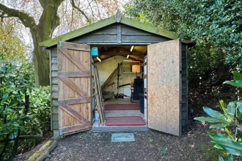 Workshop/shed with lighting &amp; power