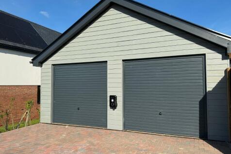 Double garage &amp; EV point