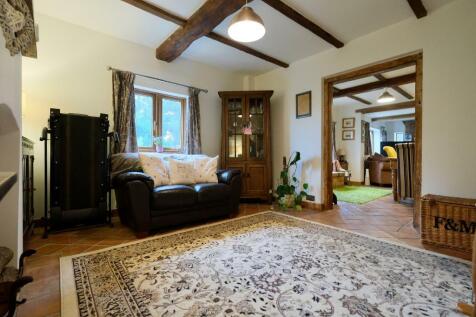 Dining room or snug (off the kitchen)