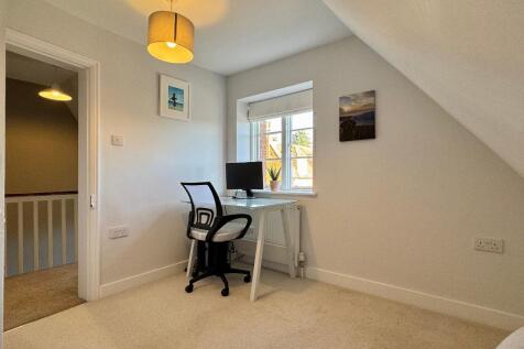 Bed 2 or ideal home office