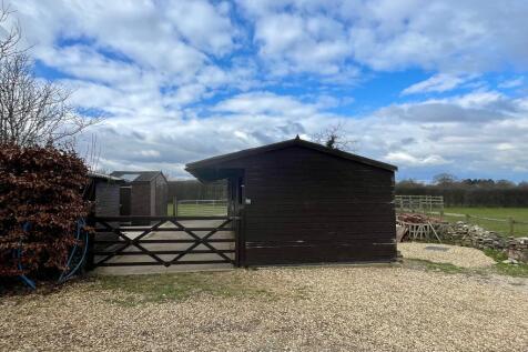 Stabling close to the cottage