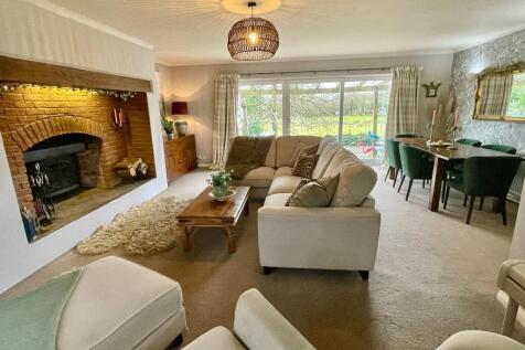 Super sized sitting room