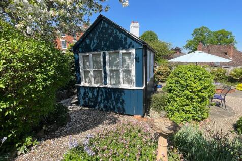 Summerhouse, handy extra summer room