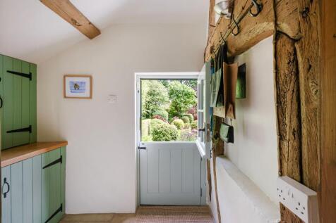 Boot/Utility room