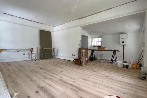 Open plan kitchen/living area