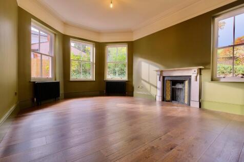 Rooms with grand proportions