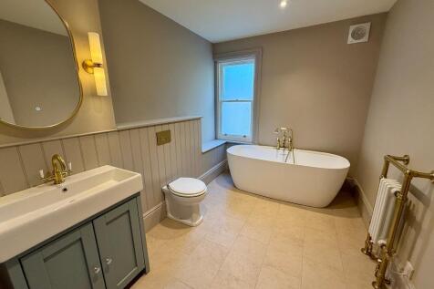 Example of bathroom at the Mount