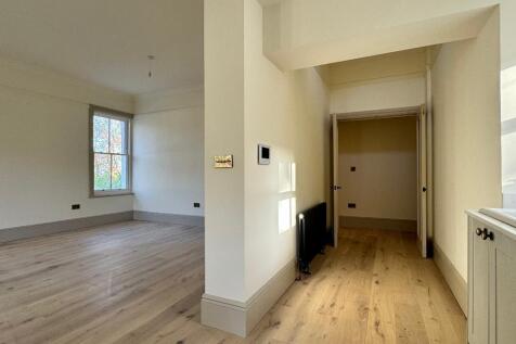 Spacious rooms with tall ceilings