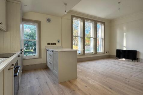 Open plan kitchen/living area