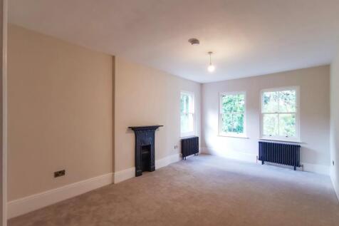 Bedroom with fitted carpet example