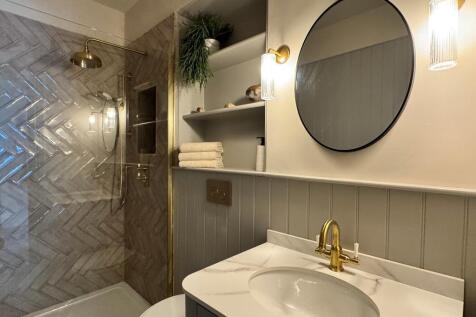 Beautifully designed shower room