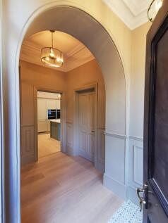 Period features&amp; wood panelling example