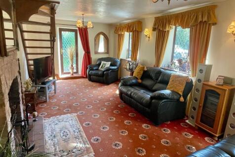 22&#39; long sitting room
