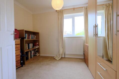 Bedroom 3 or home office/dressing room