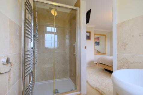 En suite shower room (Bedroom 1)