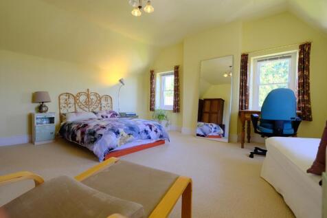 Large main bedroom