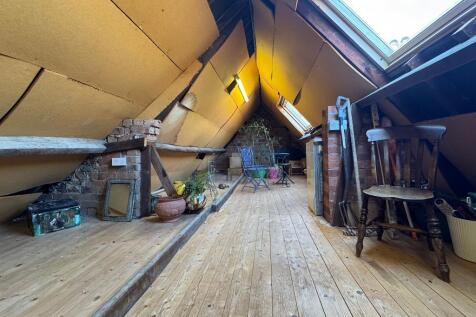 Large loft area, office or studio