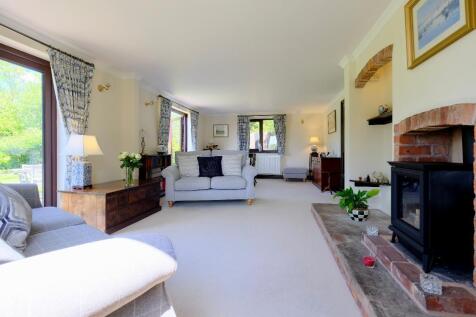 Elegant sitting room with dining area
