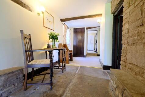 Part flagstone hallway