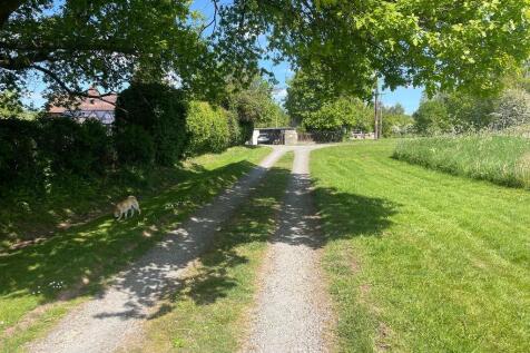 Track to house just for Mulberry