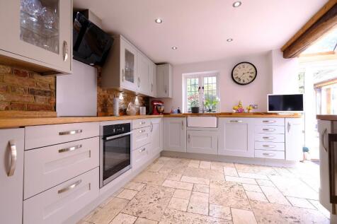 Fully fitted high end kitchen