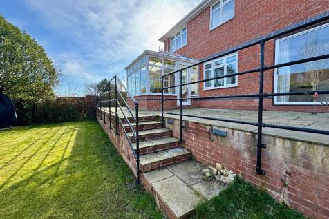 Easy to maintain versatile garden