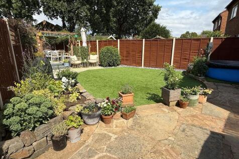 Good sized easy to maintain garden