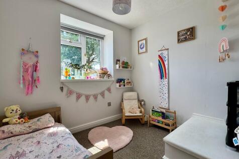 Pretty bedroom 3