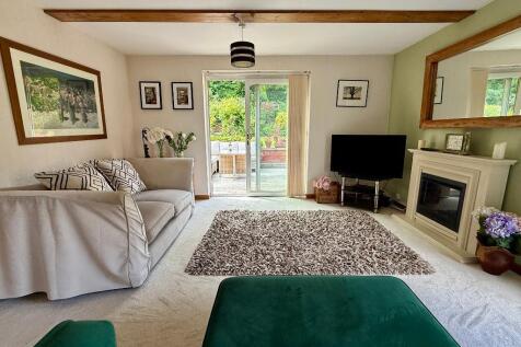 Large sitting room.