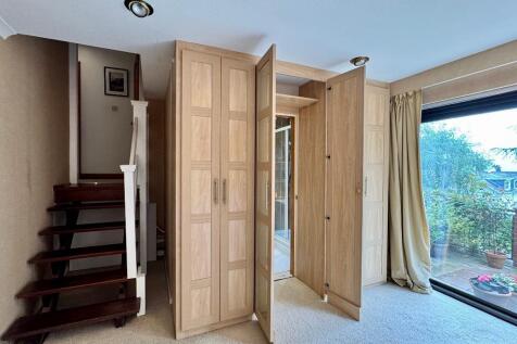 Discreet ensuite to Bedroom 1
