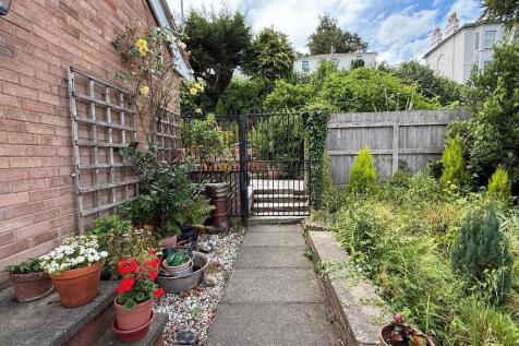 Access from front door to garden