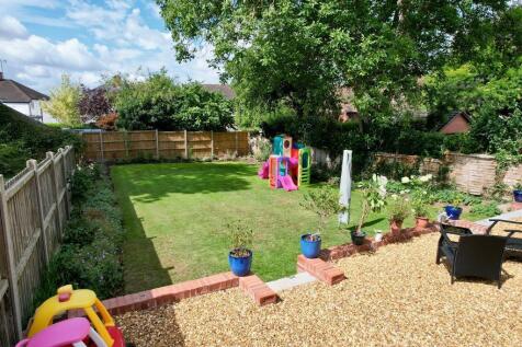 Easy to maintain flat garden