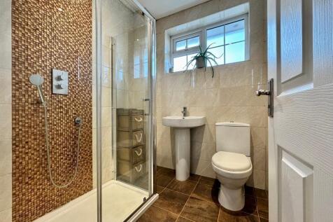 Family shower room