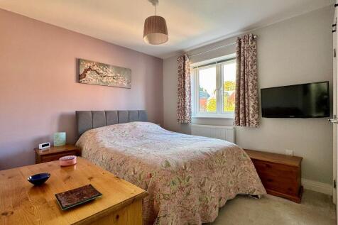 Main bedroom with ensuite shower room