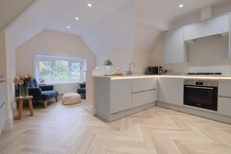 Luxury kitchen, views over the garden