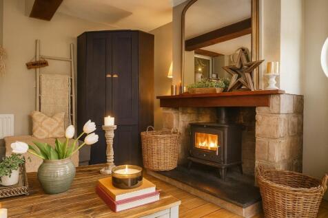 Warming log burner to snuggle around