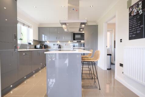 Beautiful kitchen with island